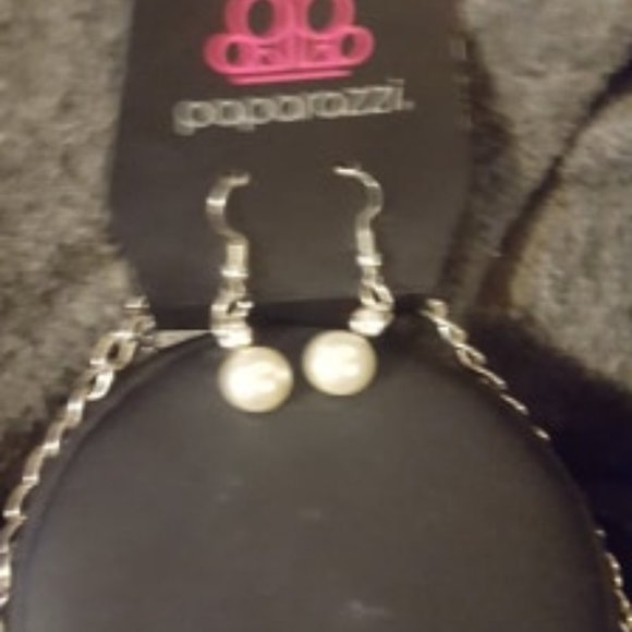 Pearl and Rhinestone Necklace/Bracelet Set J-65 - Picture 3 of 4